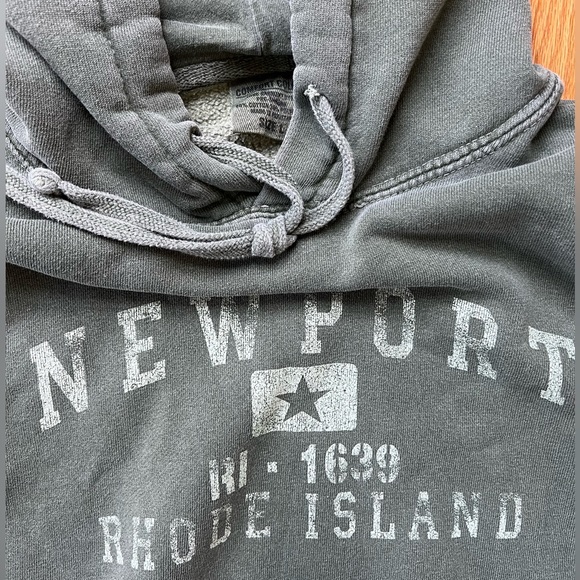 Comfort Colors “Newport RI” hoodie, size large - Picture 2 of 2
